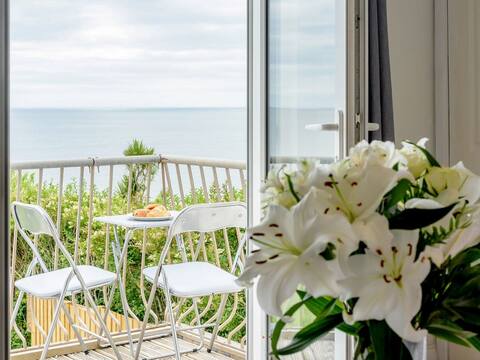 Beachside & Dog Friendly In Village Nr Looe - West
