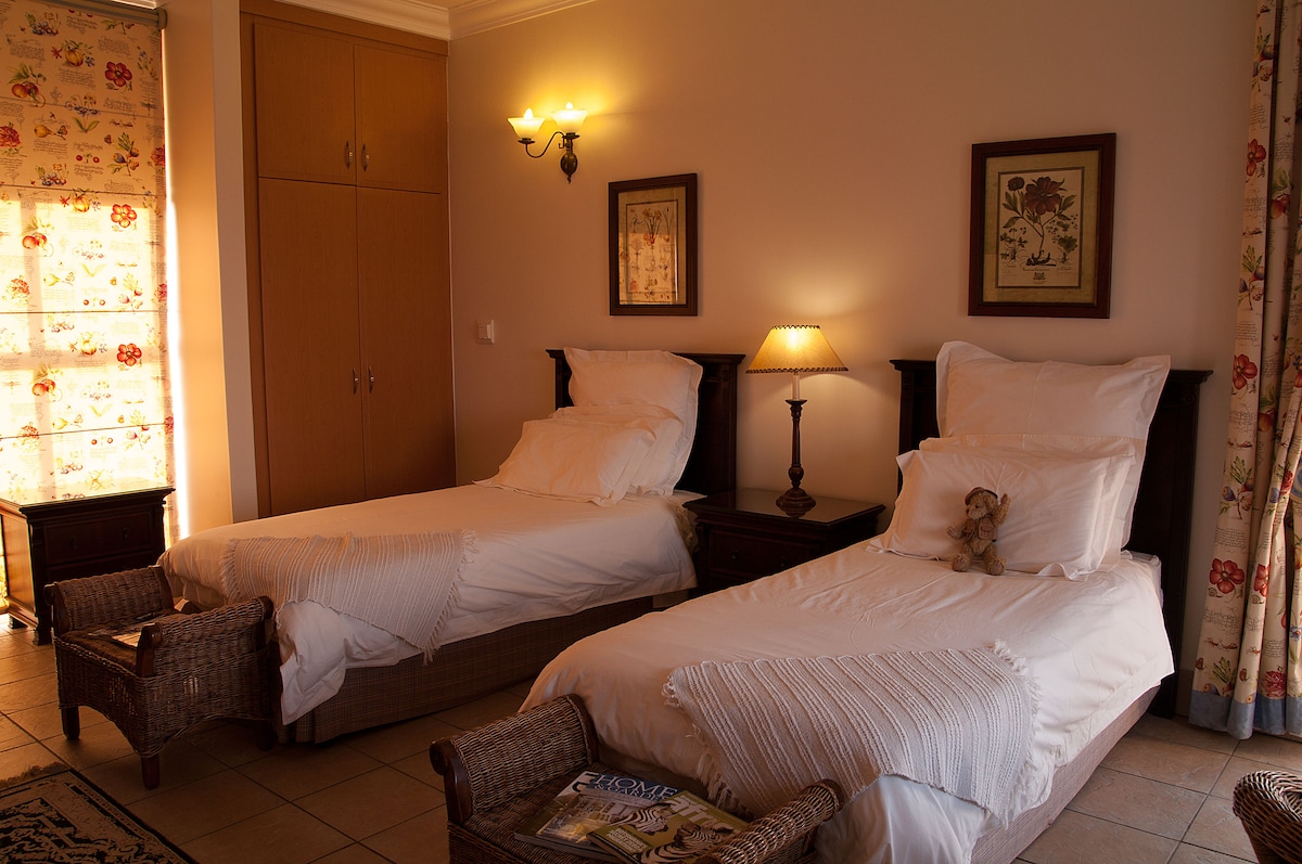 جميع غرف النوم الأربعة فاخرة وواسعة 