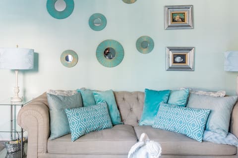 Top Airbnb: Glamorous Regal Design Home with Pvt Patio &Garage in Laguna Hills