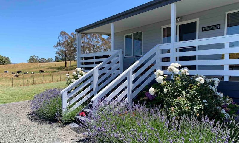 Mayfield Farm Cottage – Luxurious and Modern