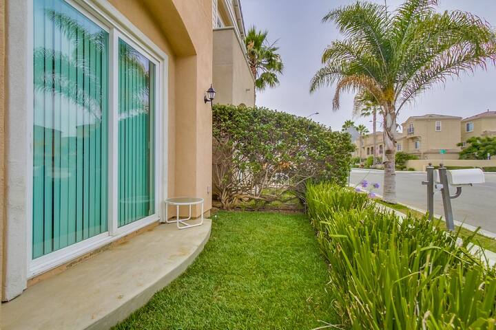 Modern Oceanside 3 Level Home - Houses for Rent in ...