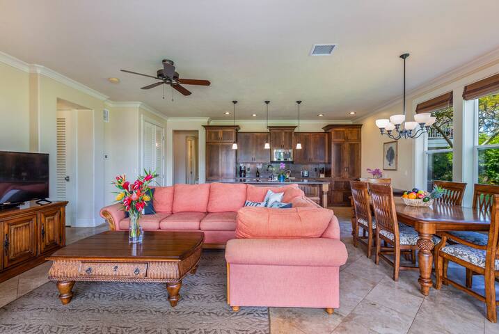 6BR/6BA Luxury Villas w Pool, A/C, Walk to Beach! gallery image 4