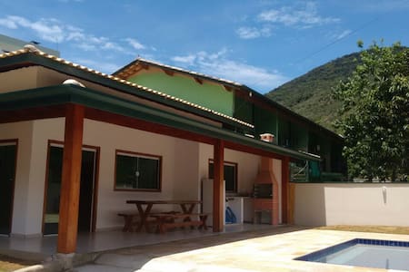 Casa com piscina e churrasqueira, 3 Dorm, Suíte