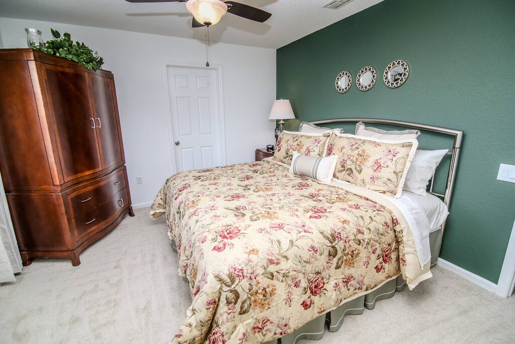 King bedroom 3