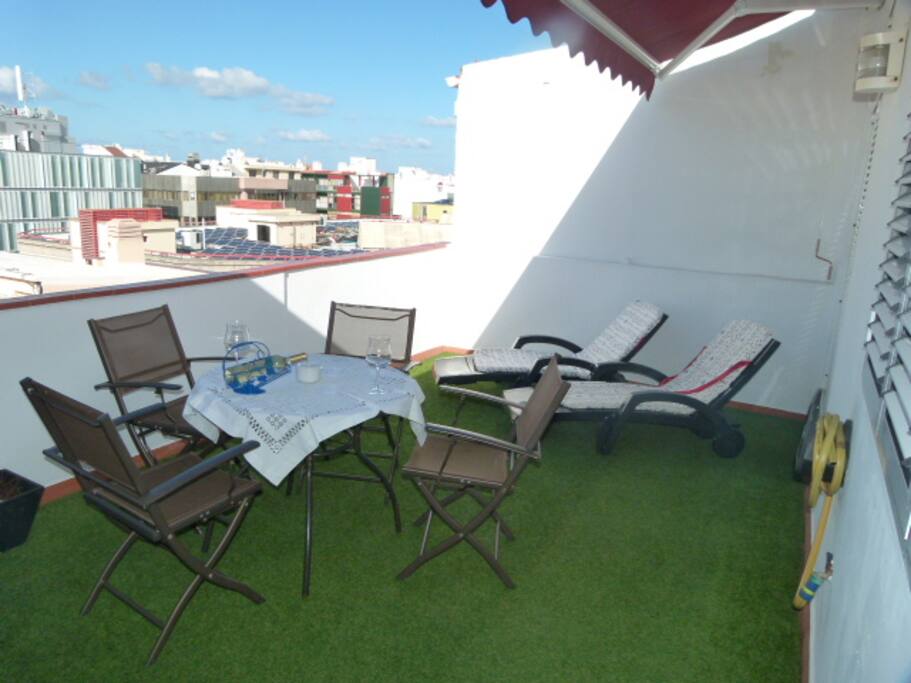 Terraza intima y soleada
