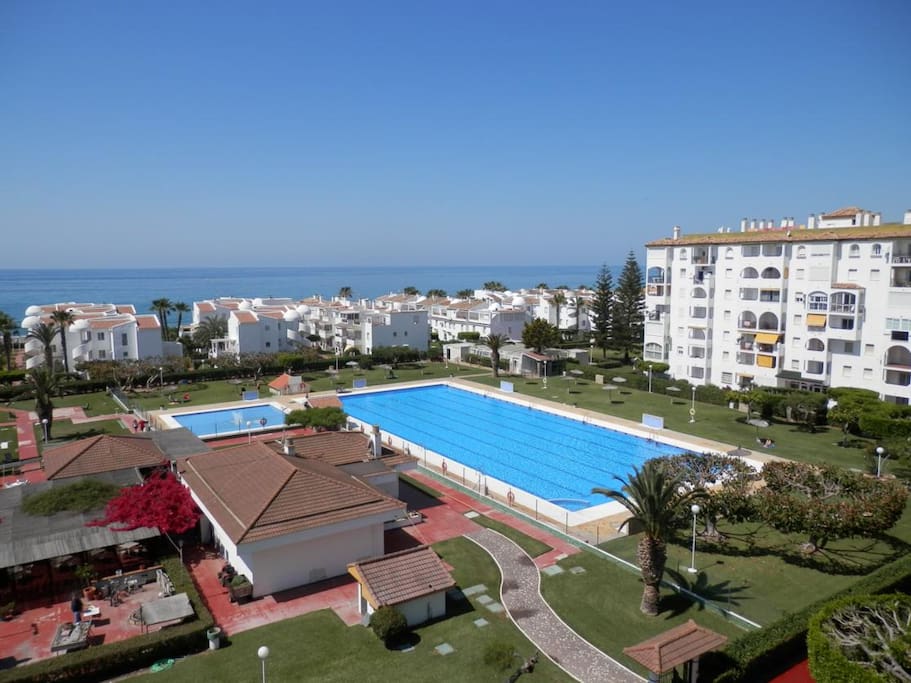 Piscina Olimpica Urb. Laguna Beach