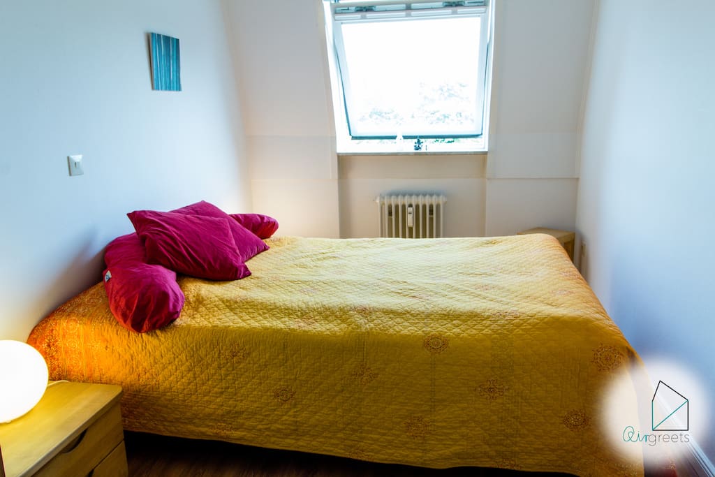 The double bed will be prepared with fresh linen for you.