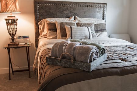 No cleaning or resort fees,No Curfew, Free Parking