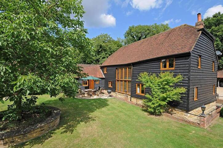 Walnut Barn Walnut Cottage Cottages For Rent In Horsham West
