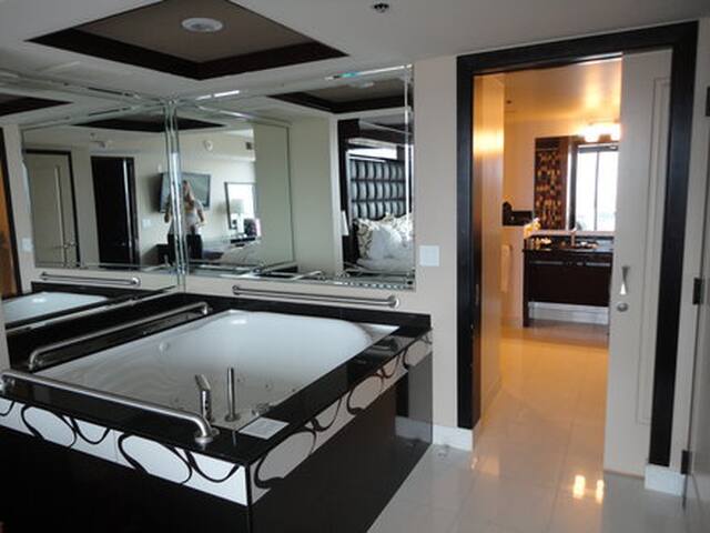 7 nights Elara 2BR suite with full kitchen gallery image 3