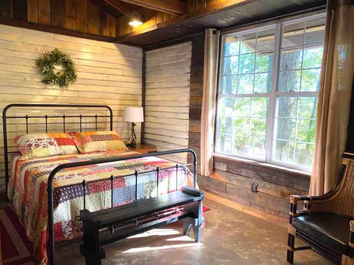 Top 14 PetFriendly Cabins Near Mammoth Cave, Kentucky Updated 2024