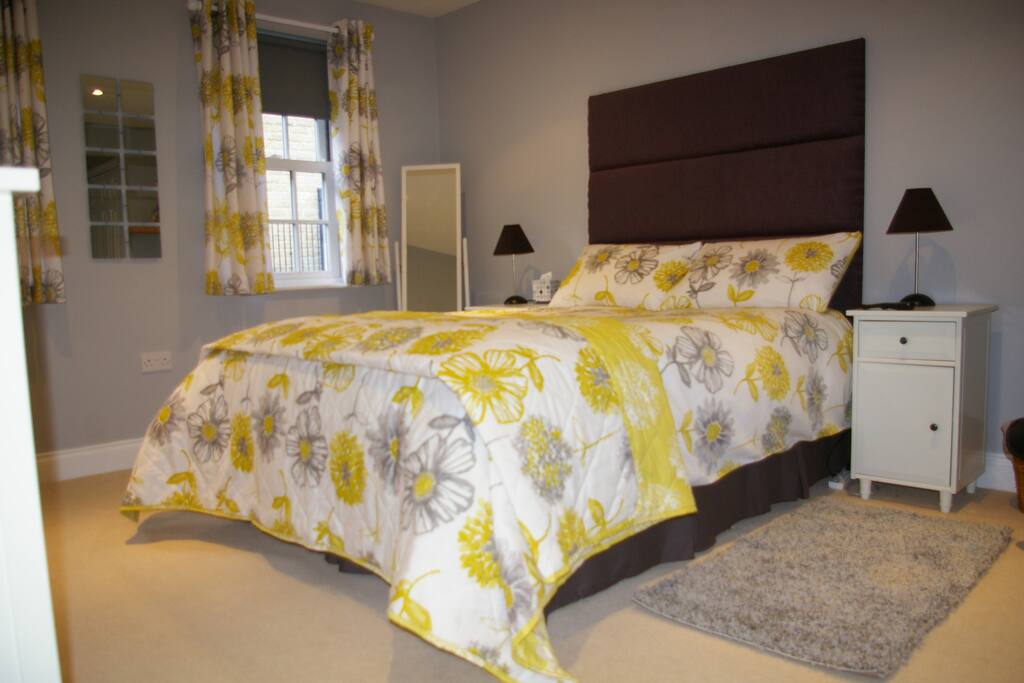 1st floor double room with ensuite bathroom