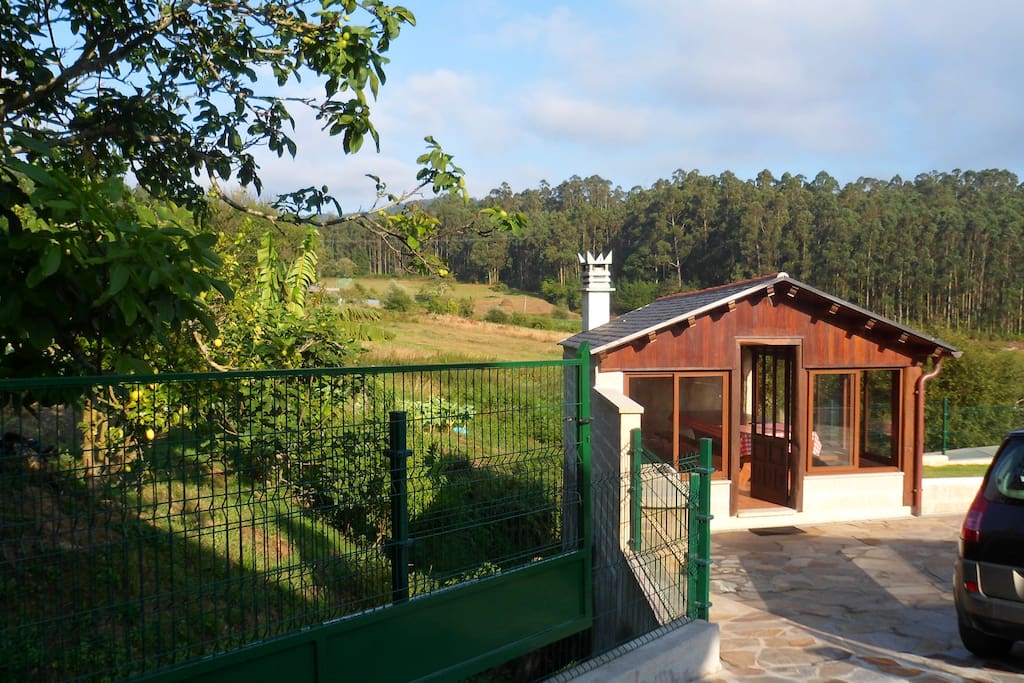 Glass BBQ/picnic house