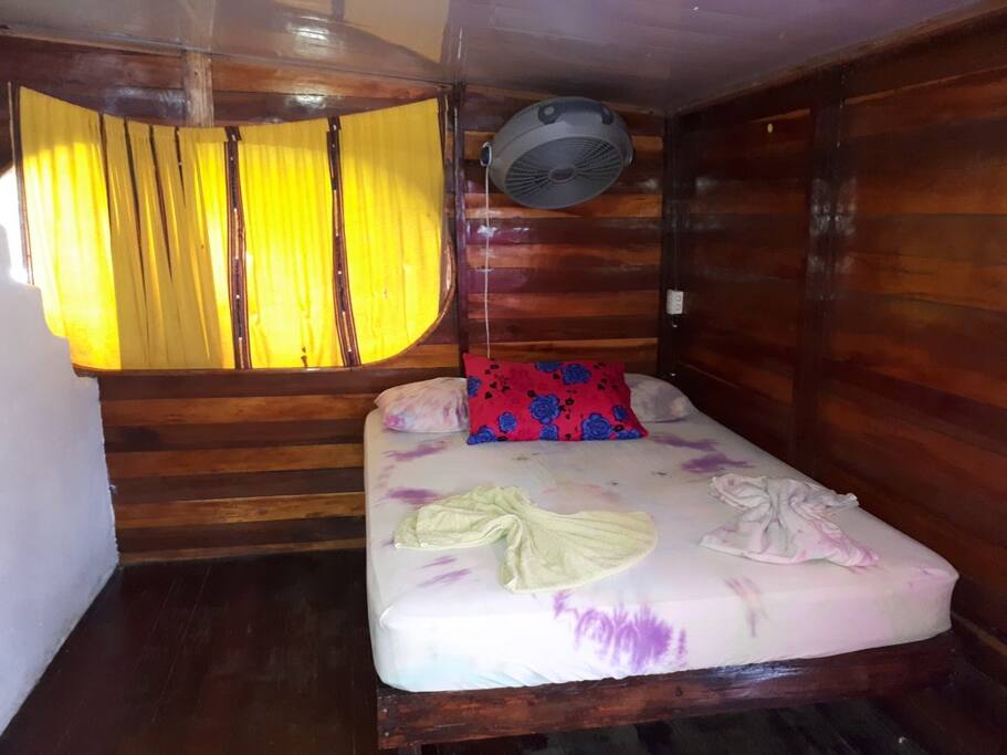 2 CAMAS MATRIMONIALES