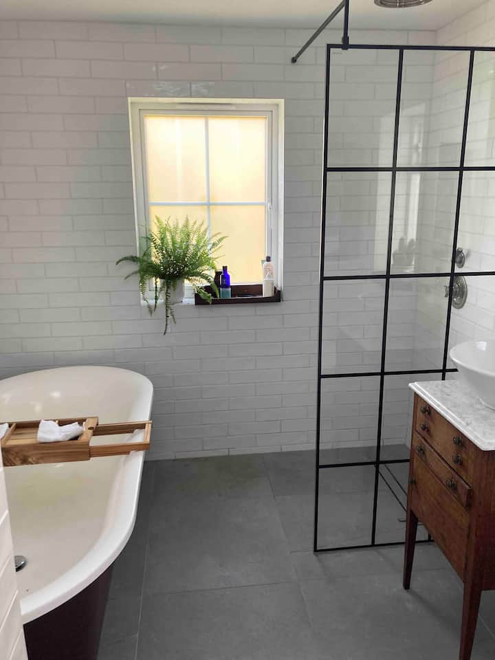 Lovely Family Home near Camden