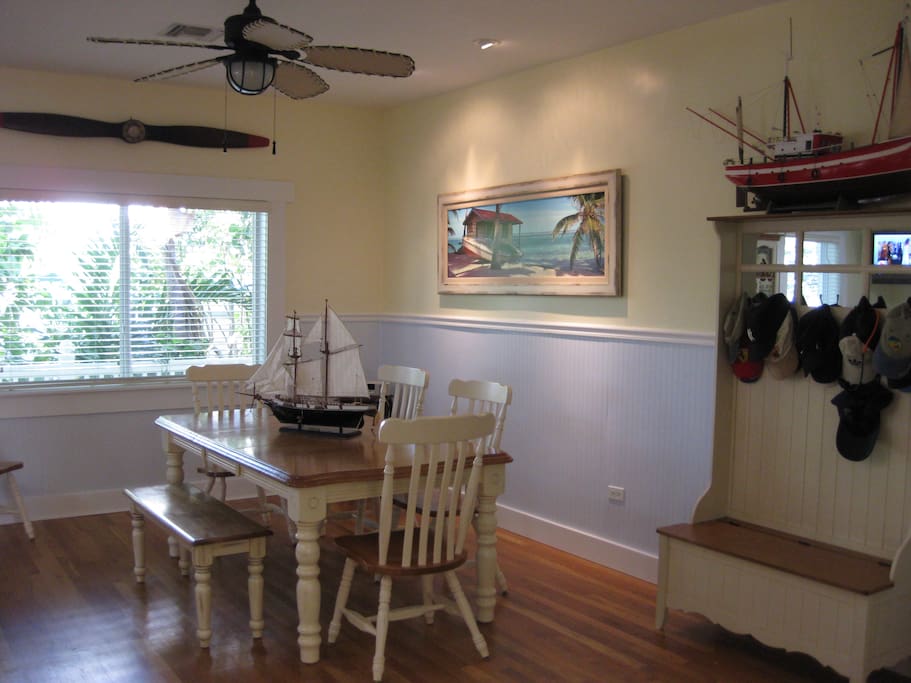 Dinning Area next to Kitchen