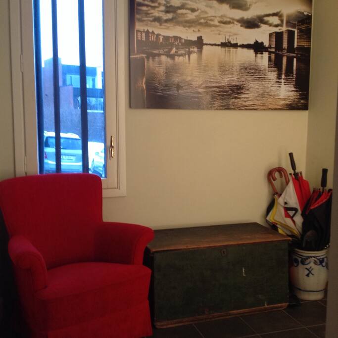 Nice entrance , hallway area