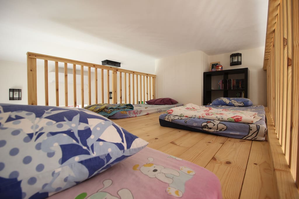 Sleeping Gallery (Kids Room)