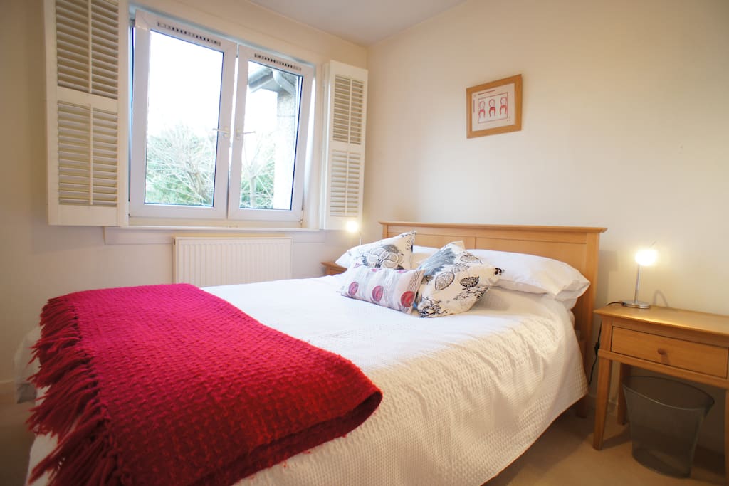 The double bedroom has luxury Egyptian cotton bed linen