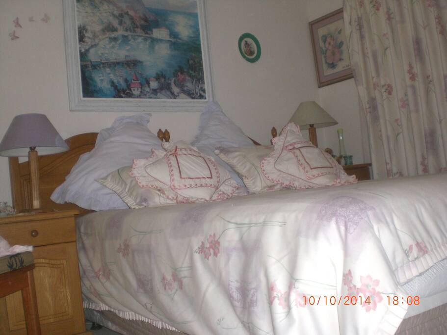 2nd bedroom