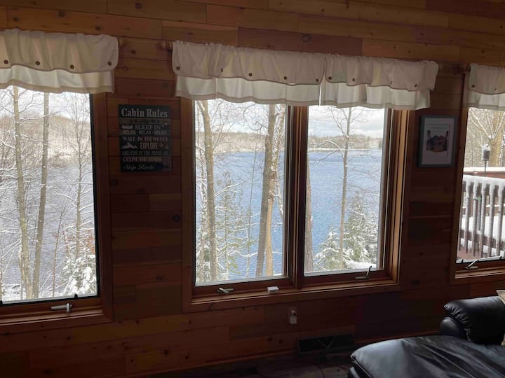 4 Bedroom Lake Cabin w 2 Stone Fireplaces