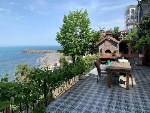 Green sea villa