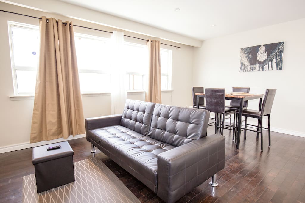Modern, Newly Furnished Living Room
