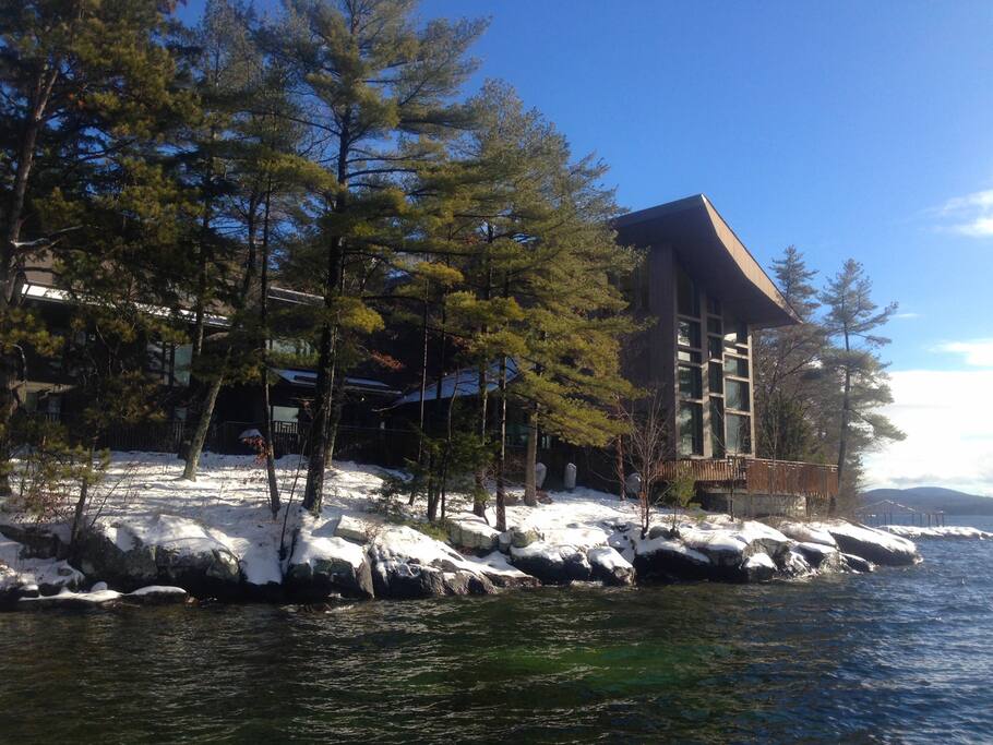 Back O' The Moon Winnipesaukee B'nB in Winter