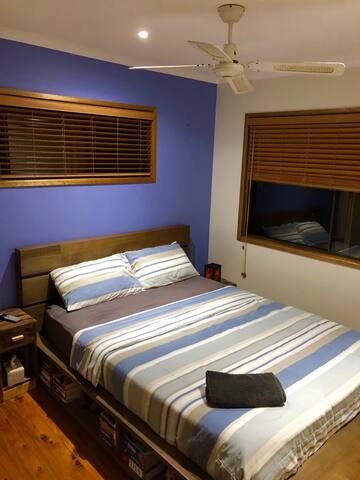 QUEEN BEDROOM w/ AIRCON & TV w/ NETFLIX  EXCL AREA