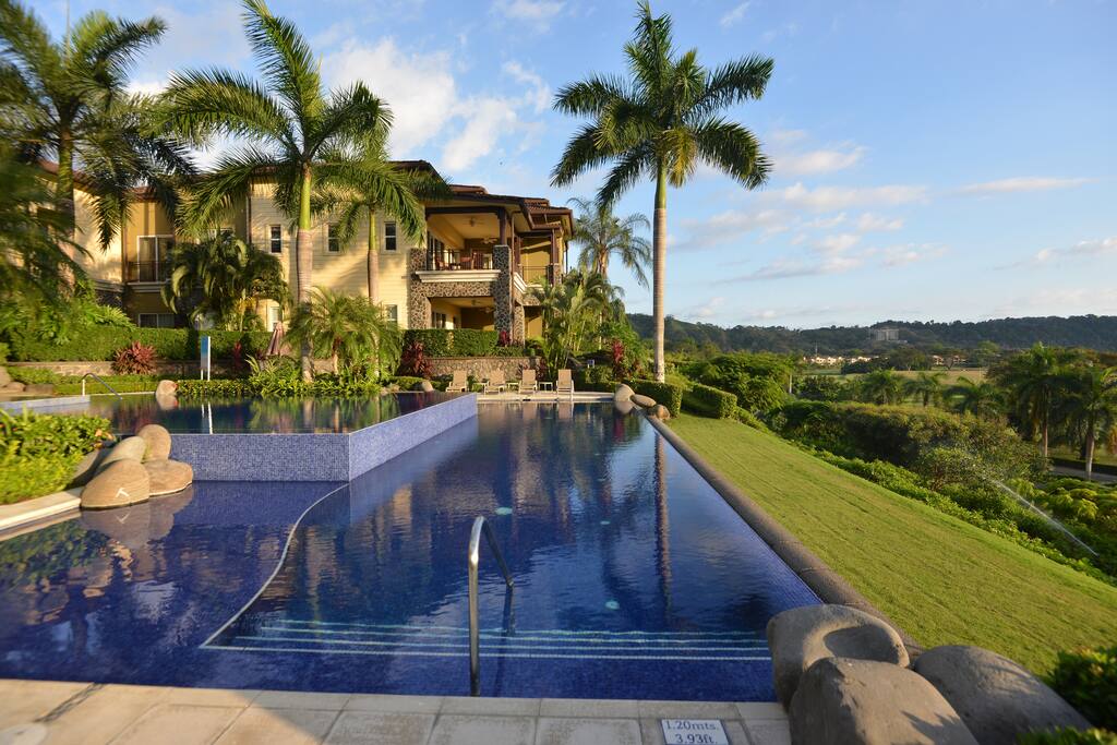 Vista Bahia Condos and pool area