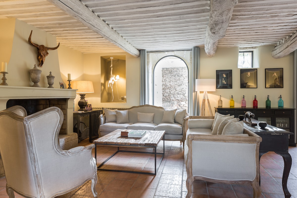 Gordes Stone House — view 3