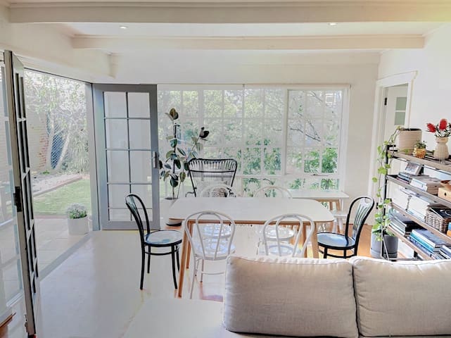 4bedroom Bungalow Brighton walk Martin St/Bay St gallery image 4