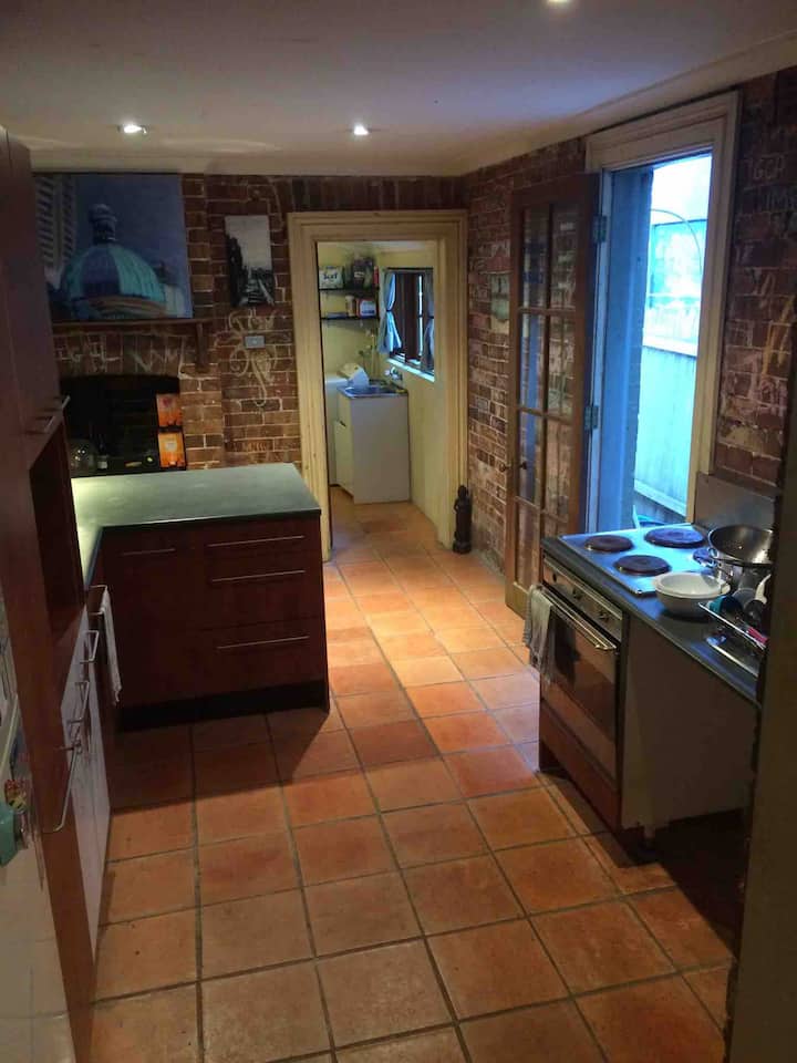 Charming Darlinghurst Terrace - Large Balcony Room - Sydney
