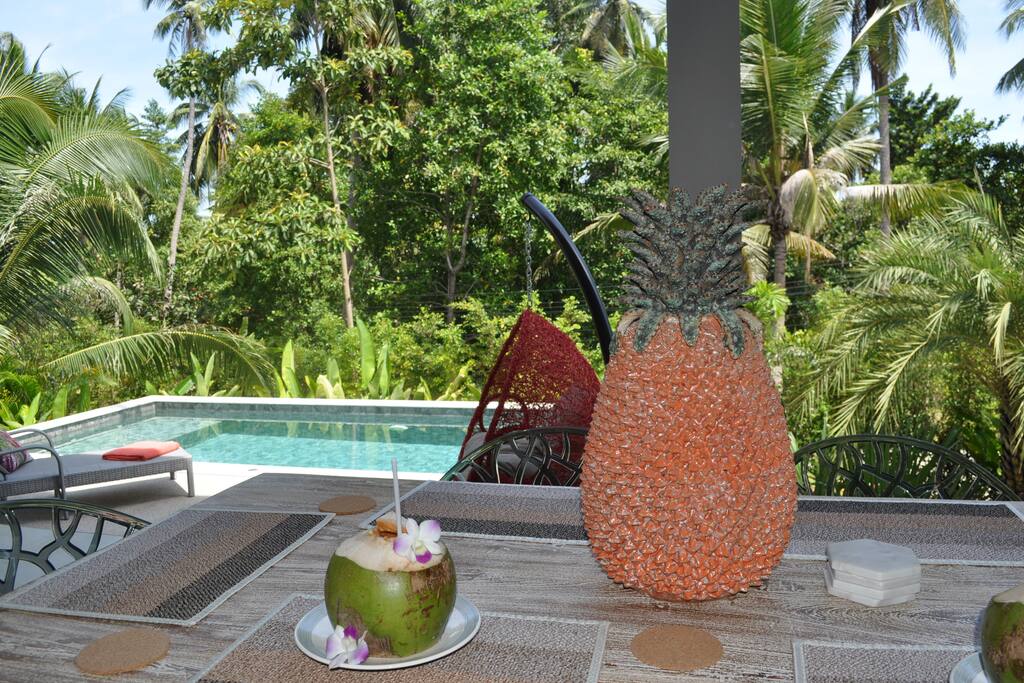 The Villa has contemporary artistic interior design, spacious bedrooms and living spaces. Tao Villa will provide you the ultimate holiday home time and time again