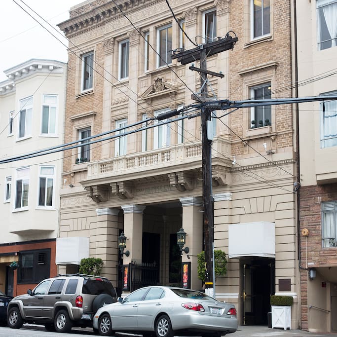 Photo of Beach Blanket Babylon in Telegraph Hill