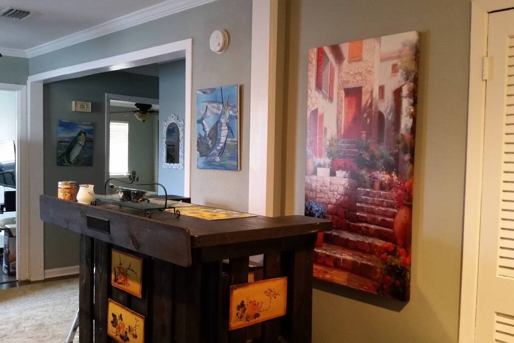 Kitchen bar