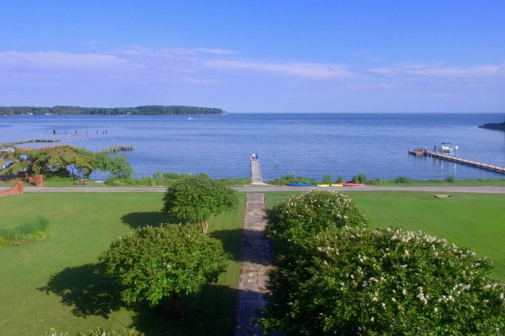 Aerial view of waterfront and Mobjack and Chesapeake Bays