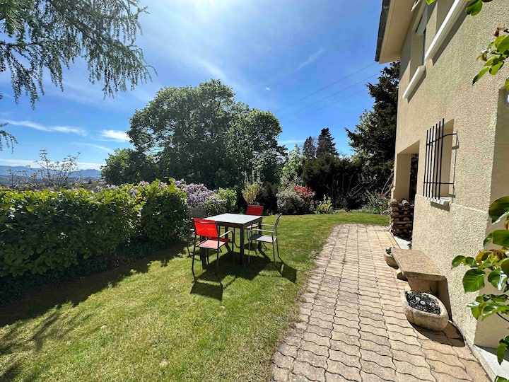 Apartment with garden