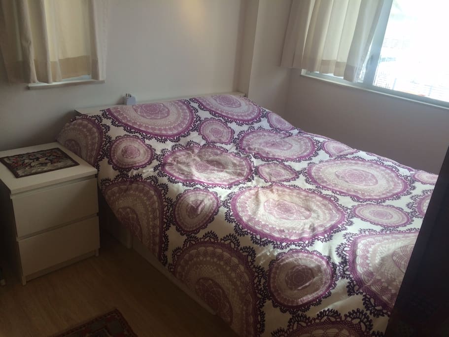 Queen size bed