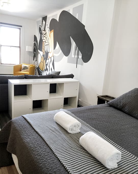 CHAMBRE 2 BEDROOM 2, open space to the living room / style loft. We have added curtains