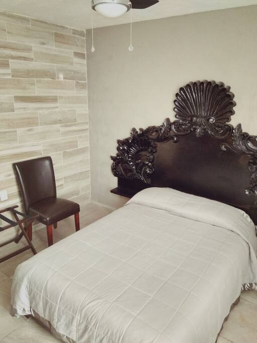 Habitación principal con baño privado