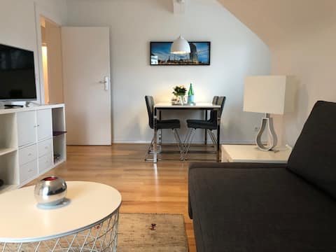 Top performing Airbnb: Cozy and modern Apartment in Neu-Westend in Westend
