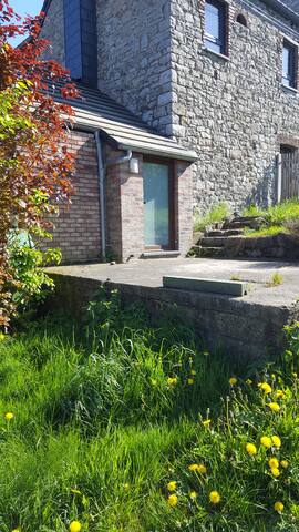 Studio au calme à Cornesse