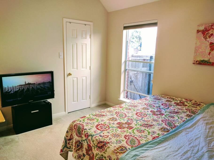 42" TV with wifi and chromcast