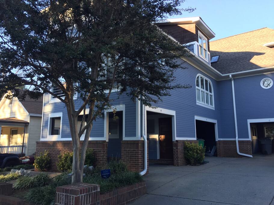 Private drive and carports. Large side yard and common spaces. Well kept home in a nice neighborhood.
