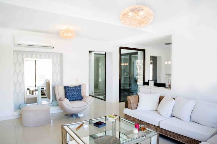 Havuzlu, Denize Yakın, Modern Villa - Torba