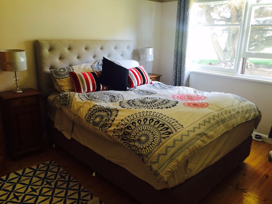 Queen bed (electric blanket on part of bed)