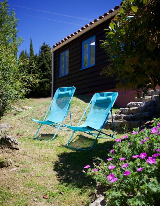 Gardens/Comfortable Seats