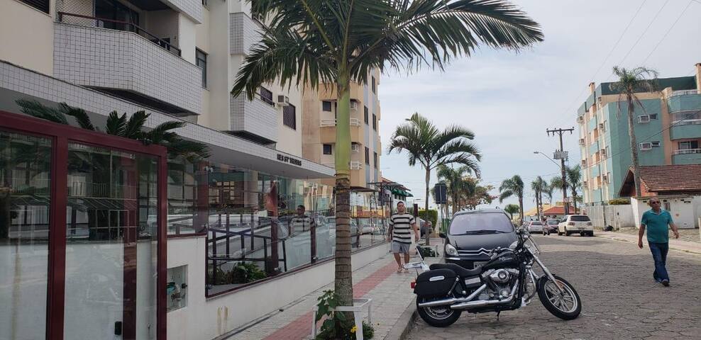 Canasvieiras - 50 metros da praia