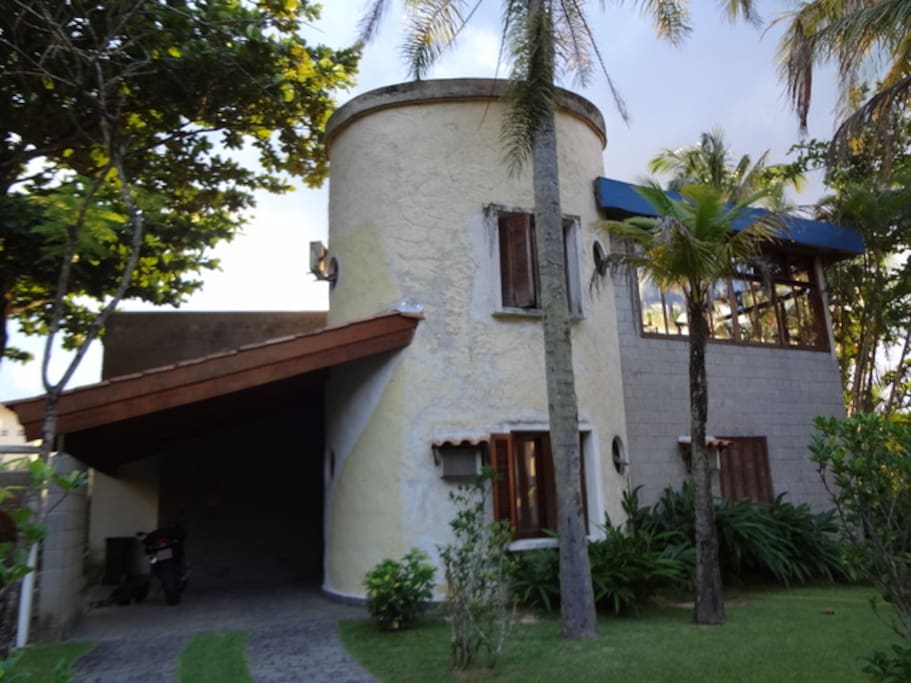 A fachada por outro ângulo